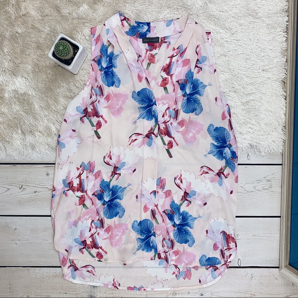 Vince Camuto | Floral Print Pleated V Neck Top